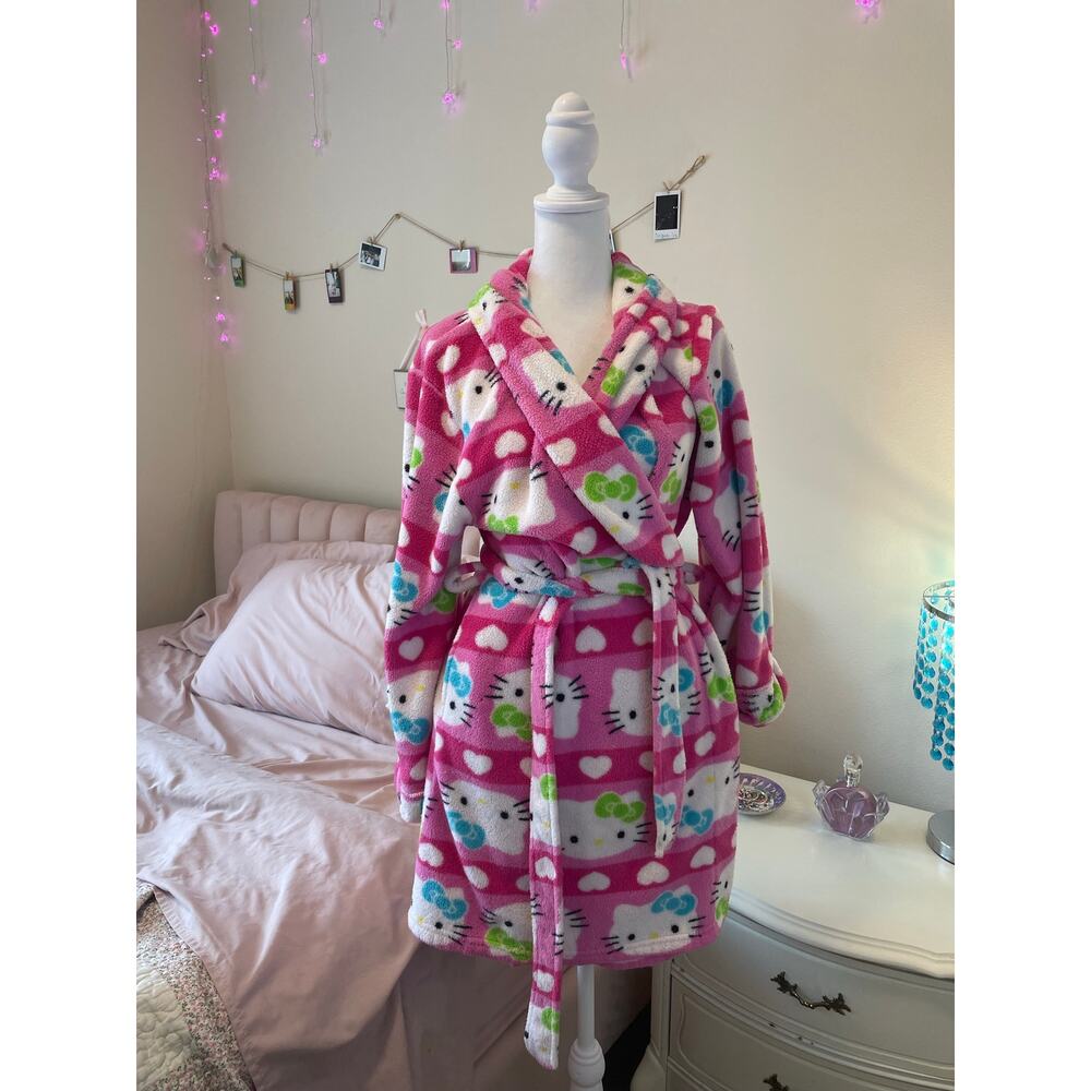 vintage y2k hello kitty robe